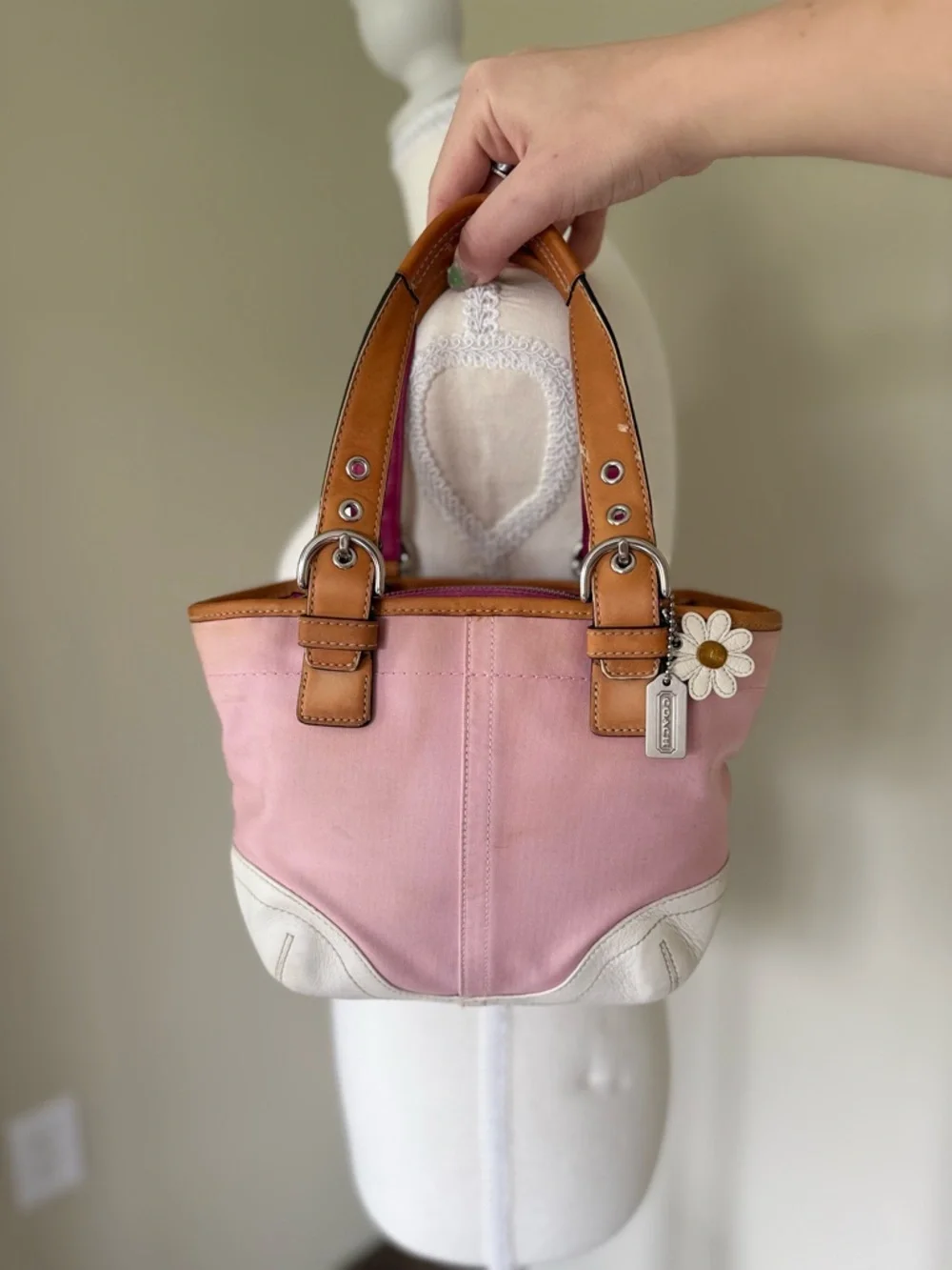 Vintage Coach Soho Daisy Mini Tote Hamptons Mini Tote Pink White Y2K Coach 4427 - Picture 2 of 11